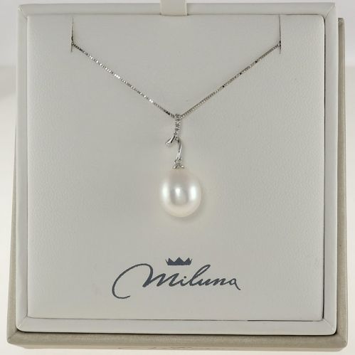 MILUNA necklace, 750 white gold, natural white pearl 9.5-10 and diamond Pt 0.4 G